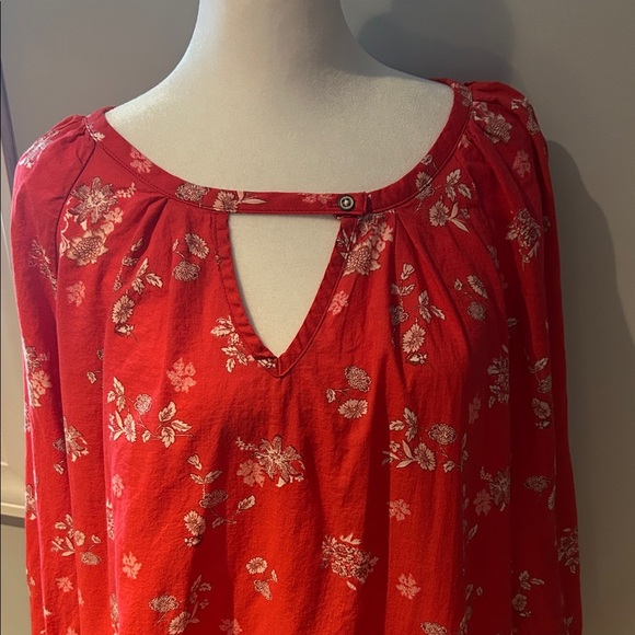 Universal Thread Red Floral Blouse - Picture 3 of 5